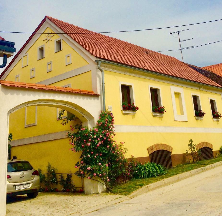 Apartments Dajcic 瓦拉日丁托普利采 外观 照片